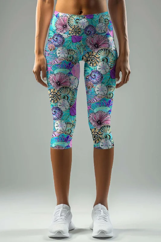 Blue Seashells Ellie Cute Print Performance Yoga Capri Leggings - Women