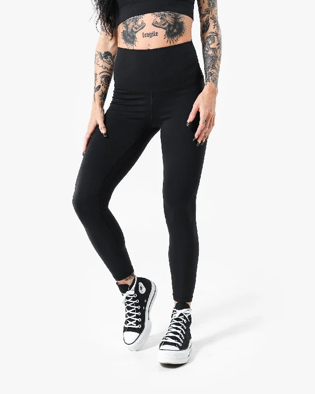 Core Script Legging - Black