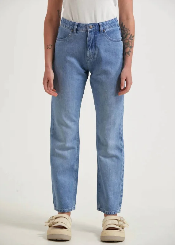 Violet Straight Leg Jeans in Worn Blue