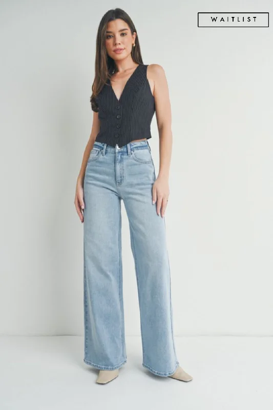 Waitlist 2/20 ♥ Lilly High Rise Wide Leg Jeans Light Wash Fashionable Jeggings Style Jeans Waitlist 2/20 ♥ Lilly High Rise Wide Leg Jeans Light Wash Fashionable Jeggings Style Jeans
